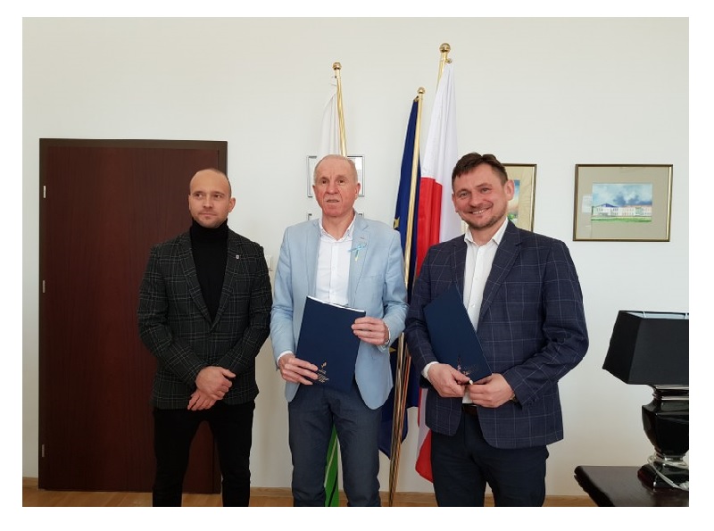 na zdjęciu Burmistrz Barwic, Marszałek i radny sejmiku wojewódzkiego