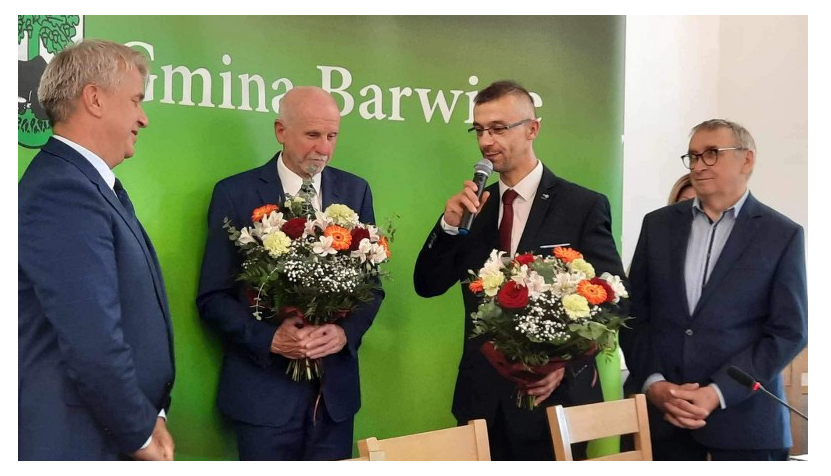 na zdjęciu Burmistrz Barwic Mariusz Kieling. Z-ca Burmistrza Barwic Robert Zborowski, Przewodniczący RM Piotr Małek, Wiceprzewodniczący RM Edward Trejnis