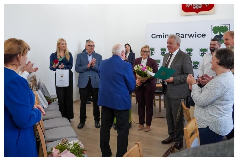 Podziękowania i gratulacje dla sołtysów podczas XXIV sesji Rady Miejskiej w Barwicach