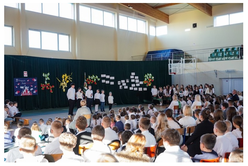 Uroczyste obchody 107. rocznicy odzyskania niepodległości w szkołach