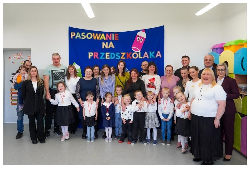 Pasowanie przedszkolaków w Szkole Podstawowej w Starym Chwalimiu