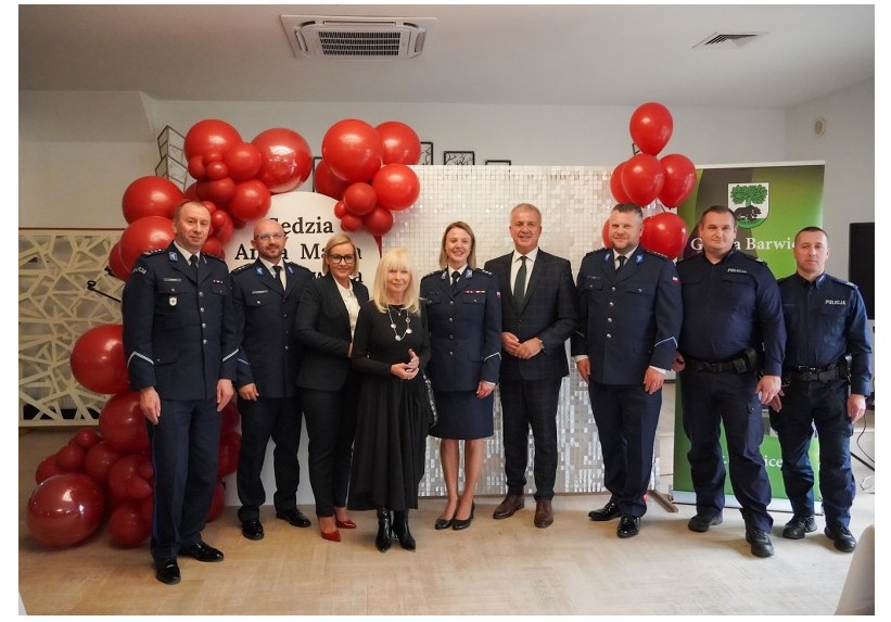 Szkolenie służb pomocowych z udziałem sędzi Anny Marii Wesołowskiej w Dworze Pomorskim w Luboradzy