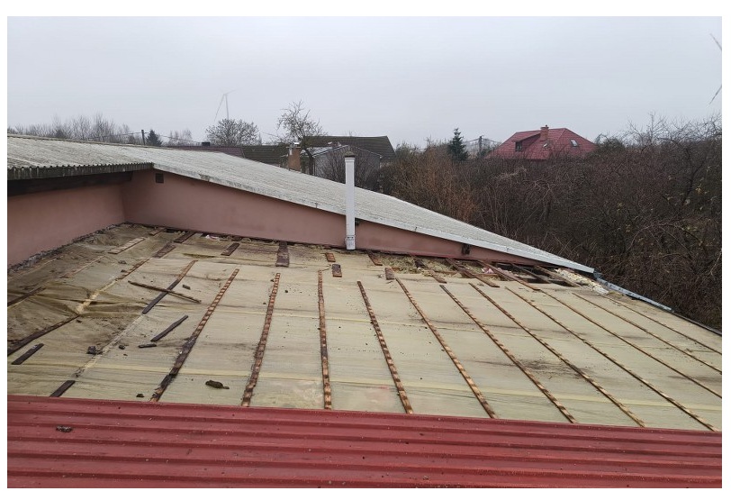 Dach na strażnicy OSP w Starym Chwalimiu