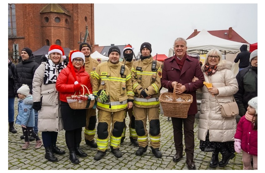 Kiermasz Świąteczny i V Konwój Strażacki w Barwicach – wyjątkowy dzień pełen świątecznej energii