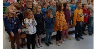Uczniowie Szkoły Podstawowej w Starym Chwalimiu 