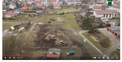 Zdjęcie budowy targowiska w Barwicach z lotu ptaka