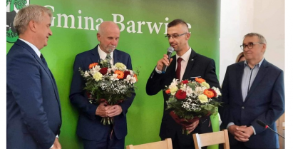 na zdjęciu Burmistrz Barwic Mariusz Kieling. Z-ca Burmistrza Barwic Robert Zborowski, Przewodniczący RM Piotr Małek, Wiceprzewodniczący RM Edward Trejnis