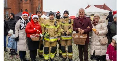 Kiermasz Świąteczny i V Konwój Strażacki w Barwicach – wyjątkowy dzień pełen świątecznej energii