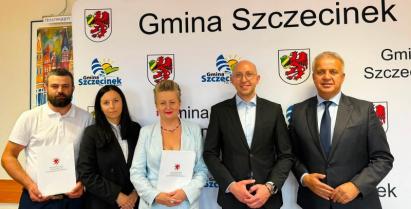 na zdjęciu Artur Jakubowski, Magdalena Łozińska, Monika Ruzik, Jakub Kowalik, Robert Zborowski