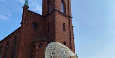 Nasadzenia kwiatów na Placu Wolności w Barwicach