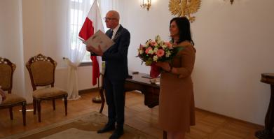 Burmistrz i Kieorwnik USC w trakcie ceremonii jubileuszu w Barwickim USC