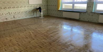 Klasa po byłej Szkole Podstawowej w Piaskach