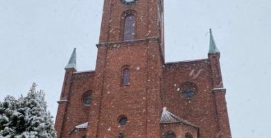 na zdjęciu kościół w Barwicach