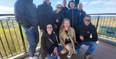 Delegacja ze strony polskiej na wierzy widokowej w Malente