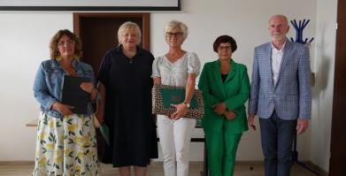 na zdjęciu Pani Dorota Papuga, Burmistrz Barwic Mariusz Kieling, Pani Edyta Johannssen, Pani Małgorzata Zaborowska i Pani Maria Wischmann