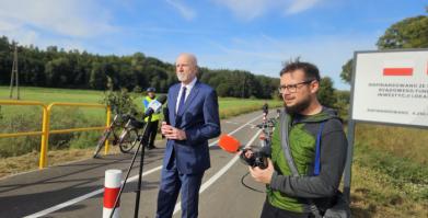zdjęcie z otwarcia ścieżki rowerowej