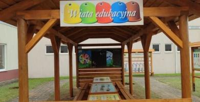 wiata edukacyjna przy SP Barwice