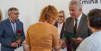 Podziękowania i gratulacje dla sołtysów podczas XXIV sesji Rady Miejskiej w Barwicach