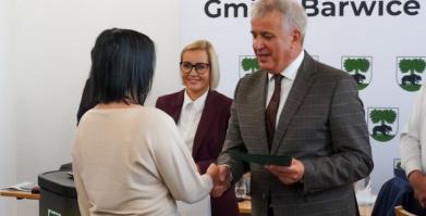 Podziękowania i gratulacje dla sołtysów podczas XXIV sesji Rady Miejskiej w Barwicach