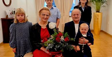 Teresa i Rajmund Kaczmarkowie ze Starego Grabiąża - Złote Gody