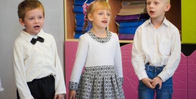 Pasowanie przedszkolaków w Szkole Podstawowej w Starym Chwalimiu