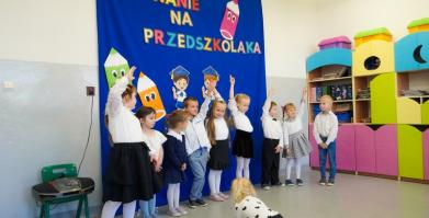 Pasowanie przedszkolaków w Szkole Podstawowej w Starym Chwalimiu