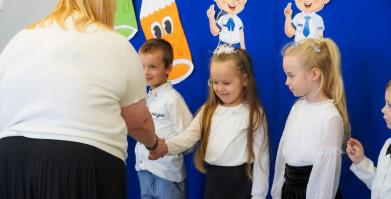 Pasowanie przedszkolaków w Szkole Podstawowej w Starym Chwalimiu