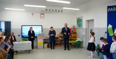 Pasowanie przedszkolaków w Szkole Podstawowej w Starym Chwalimiu