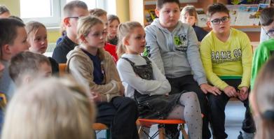 Spotkanie z sędzią Anną Marią Wesołowską w Barwicach i Starym Chwalimiu