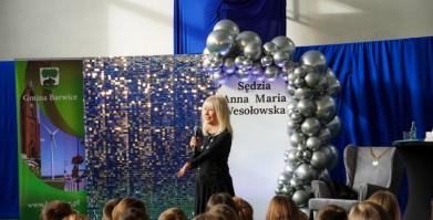 Spotkanie z sędzią Anną Marią Wesołowską w Barwicach i Starym Chwalimiu
