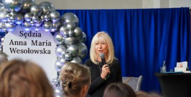 Spotkanie z sędzią Anną Marią Wesołowską w Barwicach i Starym Chwalimiu