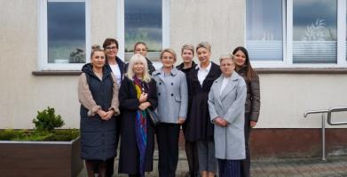 Szkolenie służb pomocowych z udziałem sędzi Anny Marii Wesołowskiej w Dworze Pomorskim w Luboradzy