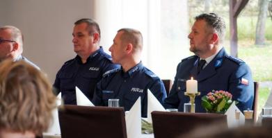 Szkolenie służb pomocowych z udziałem sędzi Anny Marii Wesołowskiej w Dworze Pomorskim w Luboradzy