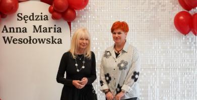 Szkolenie służb pomocowych z udziałem sędzi Anny Marii Wesołowskiej w Dworze Pomorskim w Luboradzy