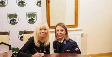 Szkolenie służb pomocowych z udziałem sędzi Anny Marii Wesołowskiej w Dworze Pomorskim w Luboradzy