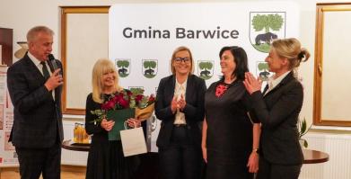 Szkolenie służb pomocowych z udziałem sędzi Anny Marii Wesołowskiej w Dworze Pomorskim w Luboradzy