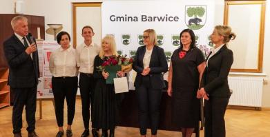 Szkolenie służb pomocowych z udziałem sędzi Anny Marii Wesołowskiej w Dworze Pomorskim w Luboradzy