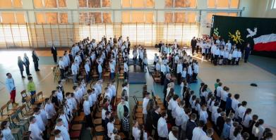 Uroczyste obchody 107. rocznicy odzyskania niepodległości w szkołach