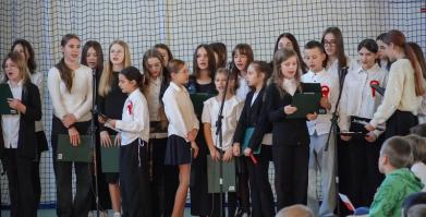 Uroczyste obchody 107. rocznicy odzyskania niepodległości w szkołach