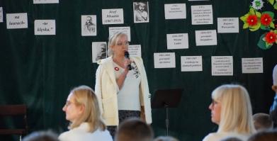 Uroczyste obchody 107. rocznicy odzyskania niepodległości w szkołach