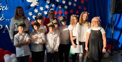 Uroczyste obchody 107. rocznicy odzyskania niepodległości w szkołach