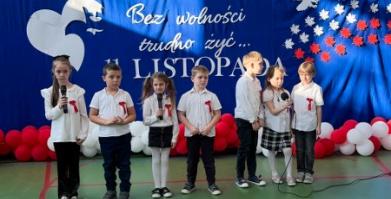 Uroczyste obchody 107. rocznicy odzyskania niepodległości w szkołach