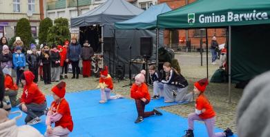 Kiermasz Świąteczny i V Konwój Strażacki w Barwicach – wyjątkowy 6 grudnia 2025r.