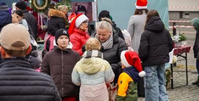 Kiermasz Świąteczny i V Konwój Strażacki w Barwicach – wyjątkowy 6 grudnia 2025r.