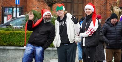 Kiermasz Świąteczny i V Konwój Strażacki w Barwicach – wyjątkowy 6 grudnia 2025r.