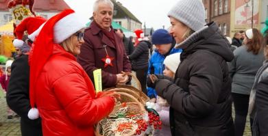 Kiermasz Świąteczny i V Konwój Strażacki w Barwicach – wyjątkowy 6 grudnia 2025r.