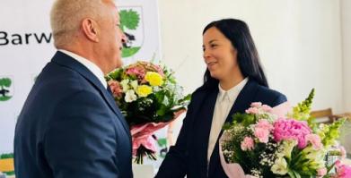 Gratulacje po otrzymanym absolutorium przez burmistrza