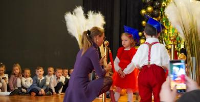 Ślubowanie przedszkolaków w Niepublicznym Przedszkolu Angielsko-Polskim Happy Land w Barwicach