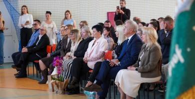 Ślubowanie uczniów klas pierwszych w Szkole Podstawowej w Barwicach