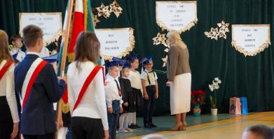Ślubowanie uczniów klas pierwszych w Szkole Podstawowej w Barwicach